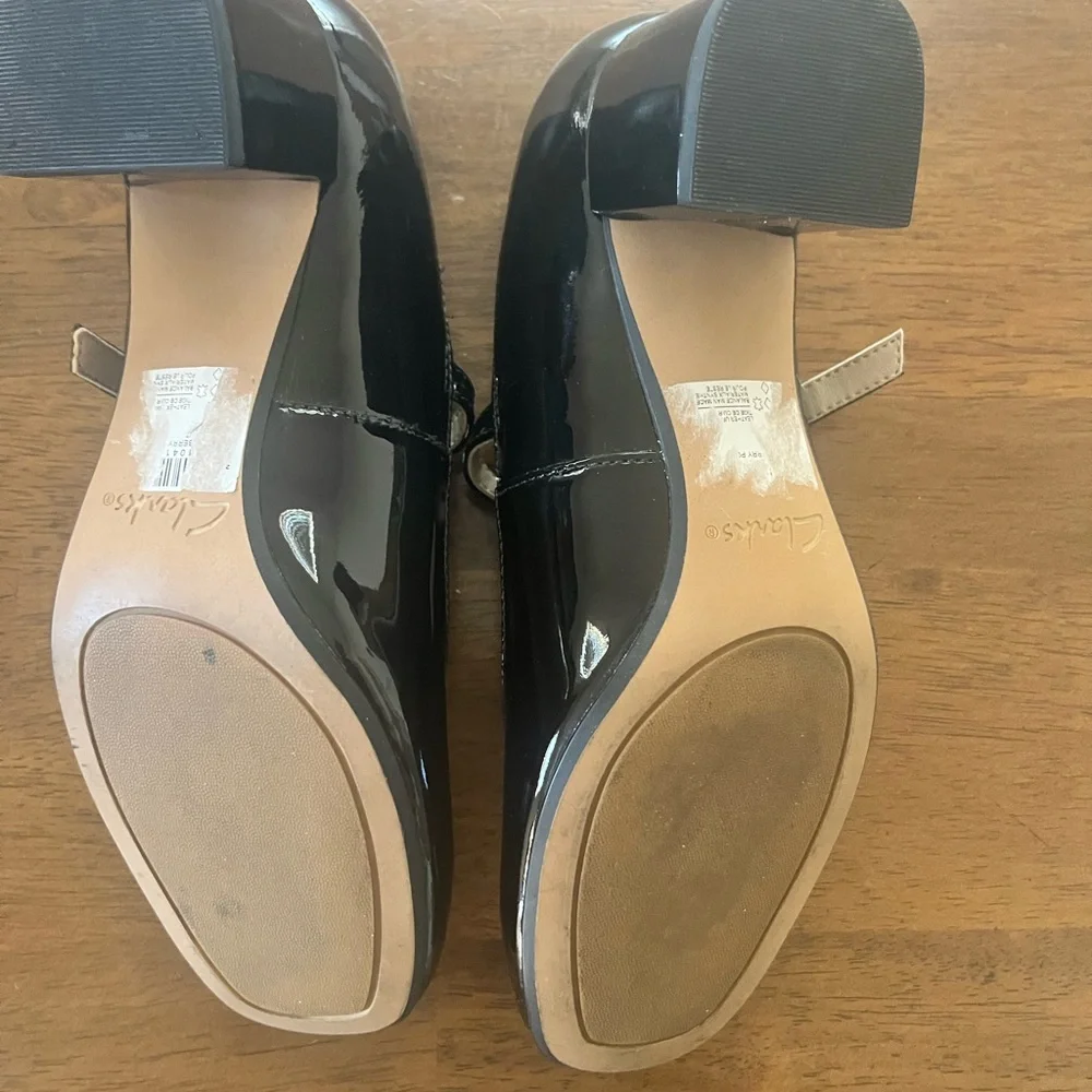 Clarks Women's Glossy Black Mary Jane Flats - Picture 6 of 7